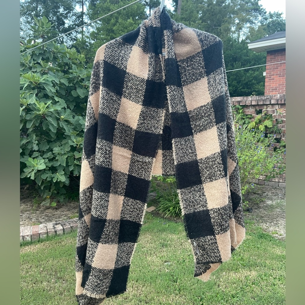 Loft checkered scarf